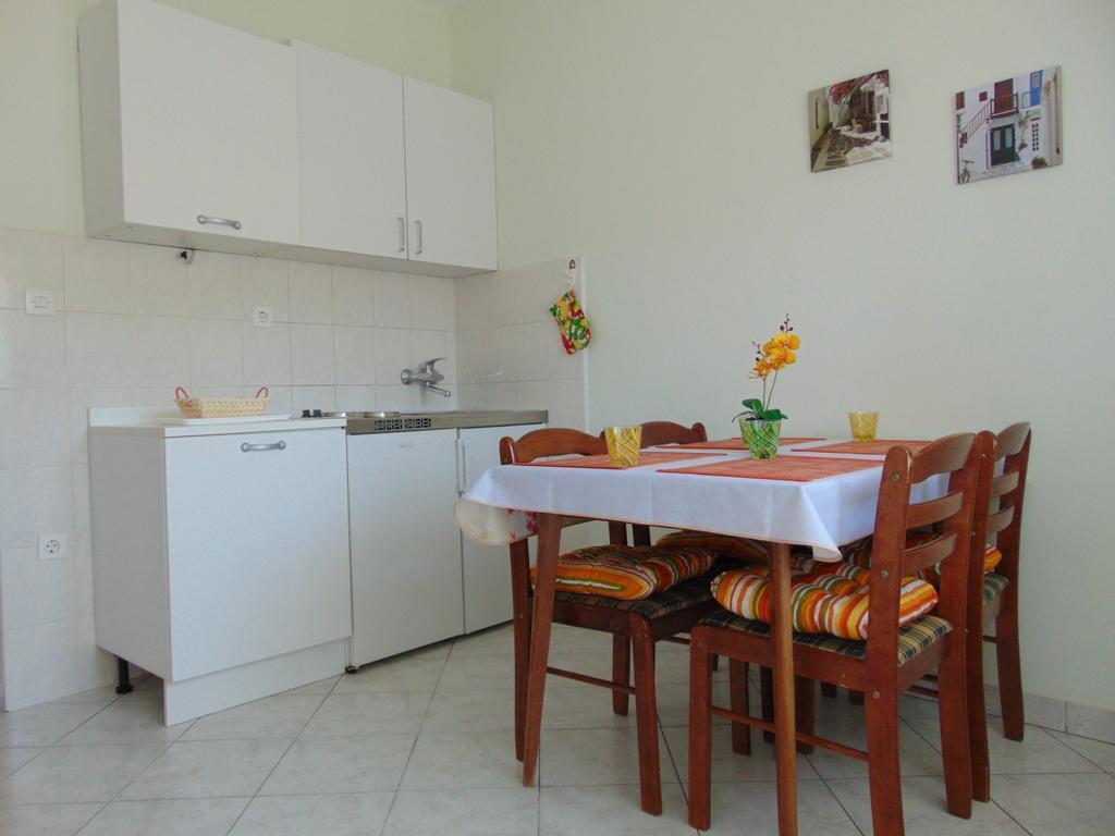 Apartments Borozan Vinisce Bilik gambar